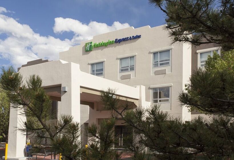 فندق Holiday Inn Express & Suites