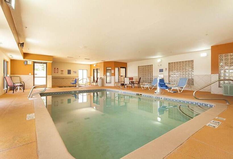 فندق Holiday Inn Express & Suites