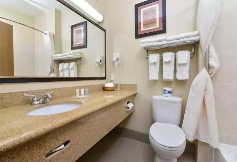 בית מלון כפרי Holiday Inn Express & Suites