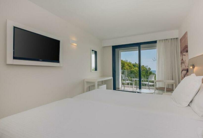 Отель Iberostar Waves Cala Millor - Adults Only