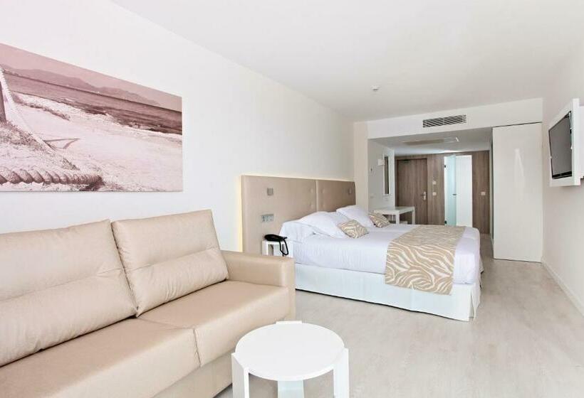 Отель Iberostar Waves Cala Millor - Adults Only