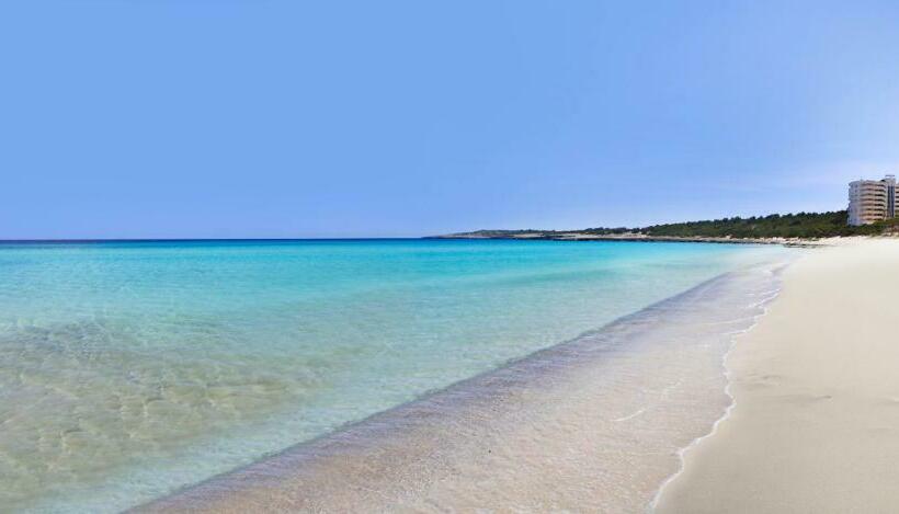 Отель Iberostar Waves Cala Millor - Adults Only