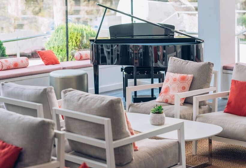 Отель Iberostar Waves Cala Millor - Adults Only