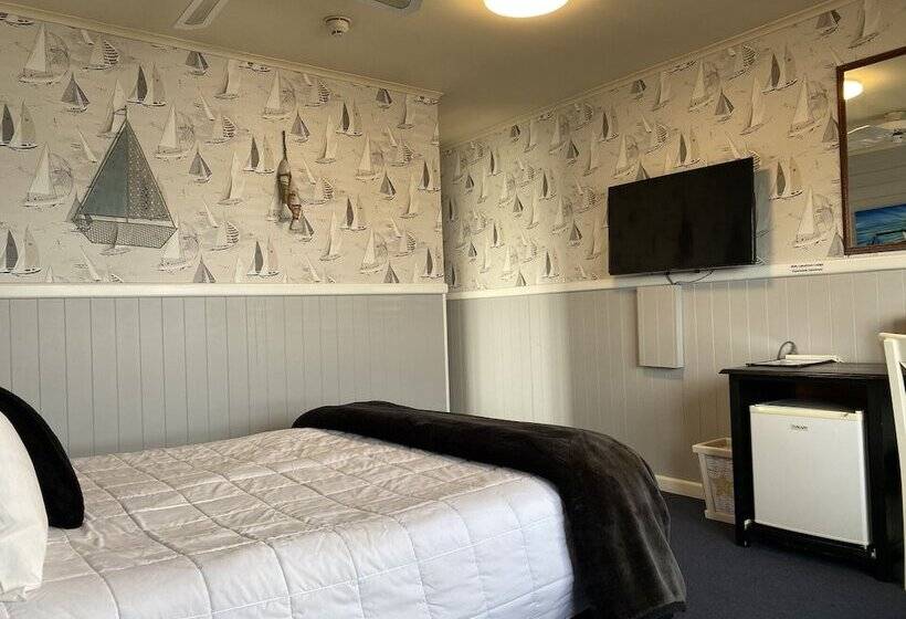 בית מלון כפרי Lakefront Lodge Taupo