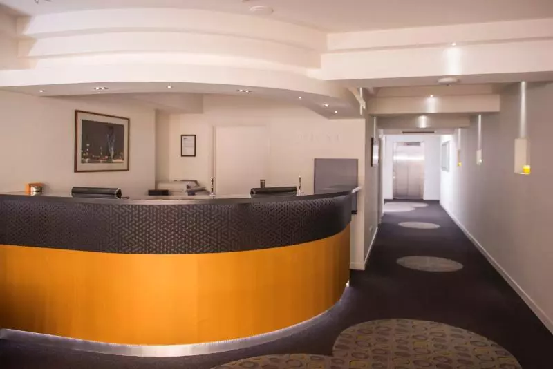 هتل Quest Cathedral Junction Serviced Apartments