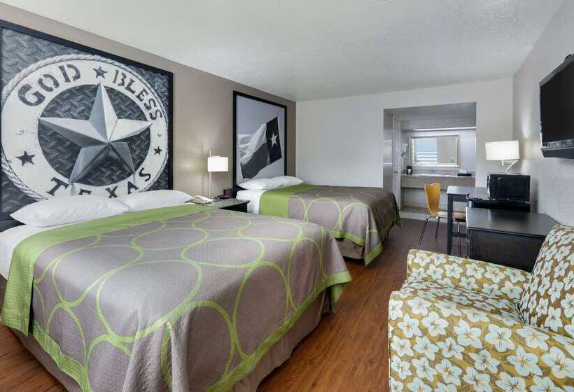 هتل Super 8 By Wyndham San Antonio Pearl District / Downtown