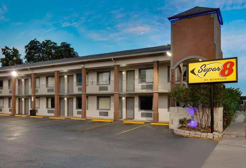 호텔 Super 8 By Wyndham San Antonio Pearl District / Downtown