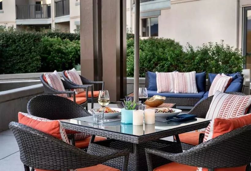 酒店 Walnut Beach Resort