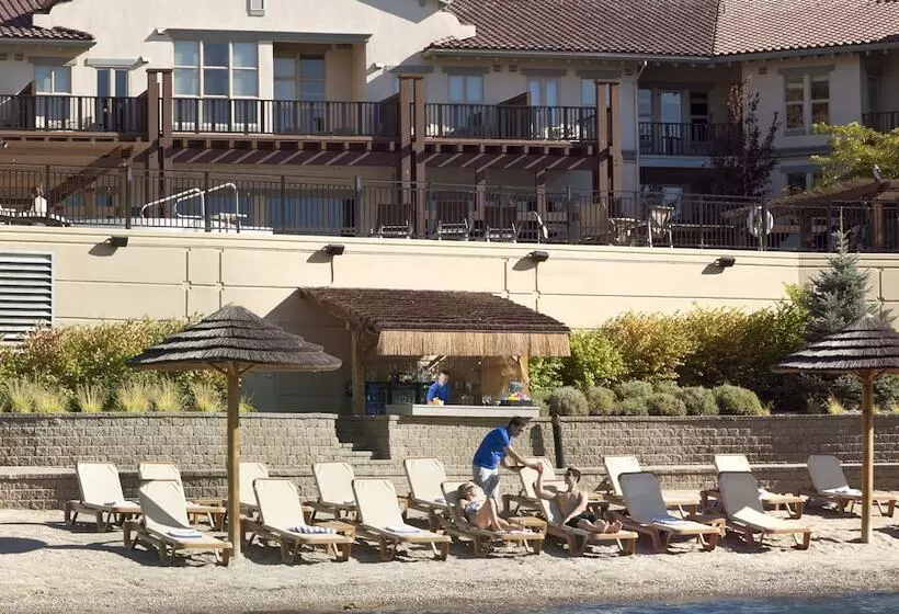 酒店 Walnut Beach Resort