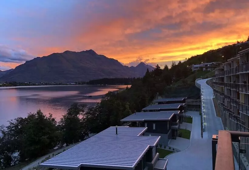 The Rees Hotel & Luxury Apartments