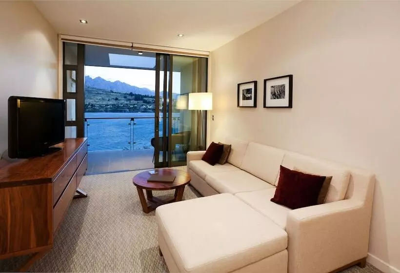 The Rees Hotel & Luxury Apartments