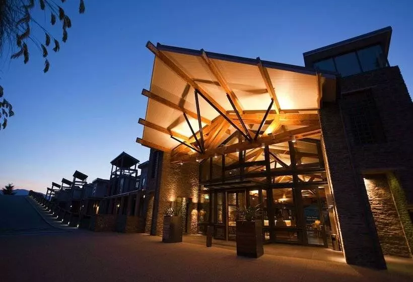 The Rees Hotel & Luxury Apartments