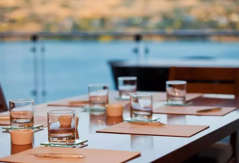 The Rees Hotel & Luxury Apartments