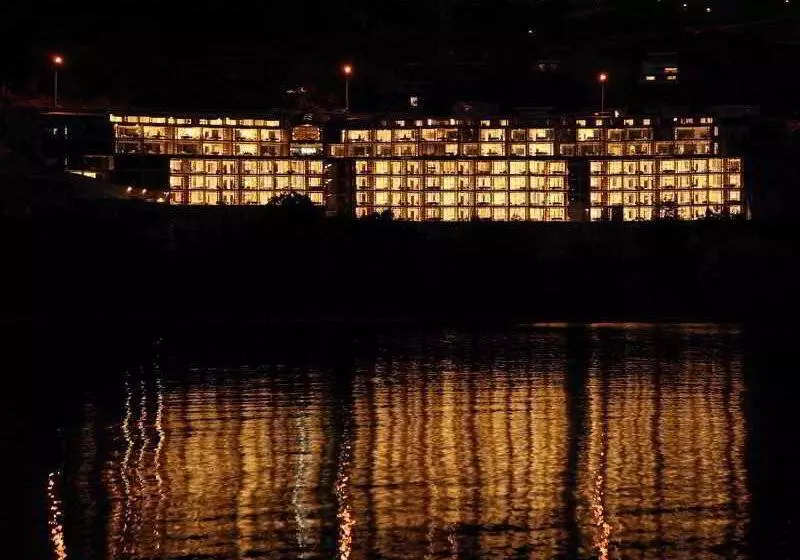 The Rees Hotel & Luxury Apartments