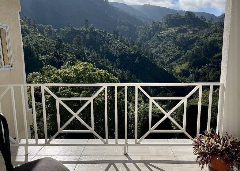 هتل Starlight Chalet