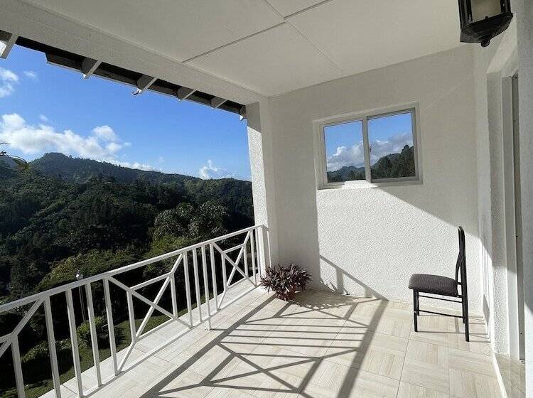 هتل Starlight Chalet