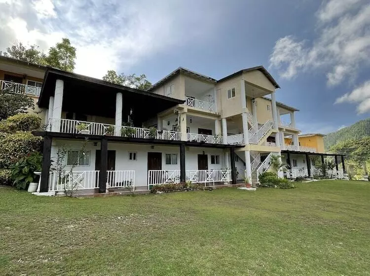 هتل Starlight Chalet
