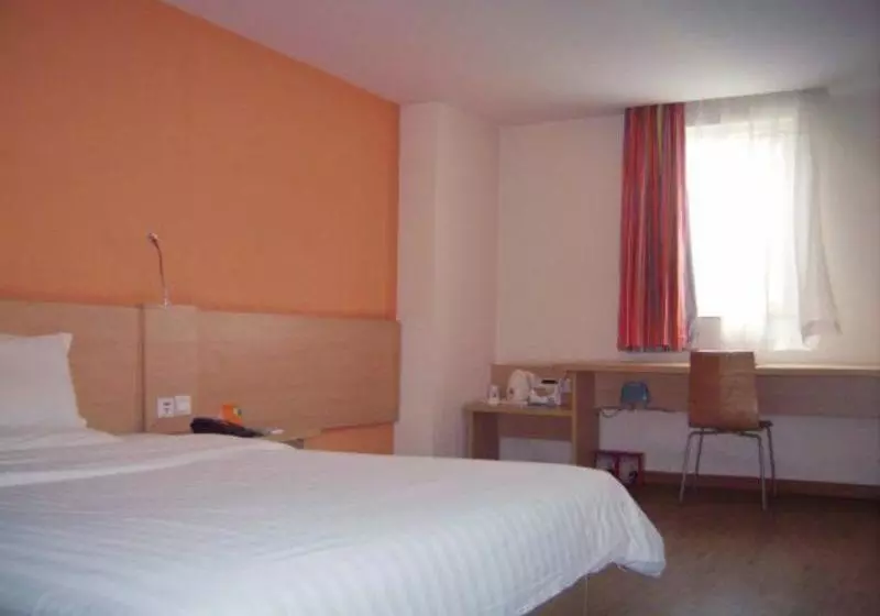 Hotelli 7days Inn Zigong Huidong Centre Branch