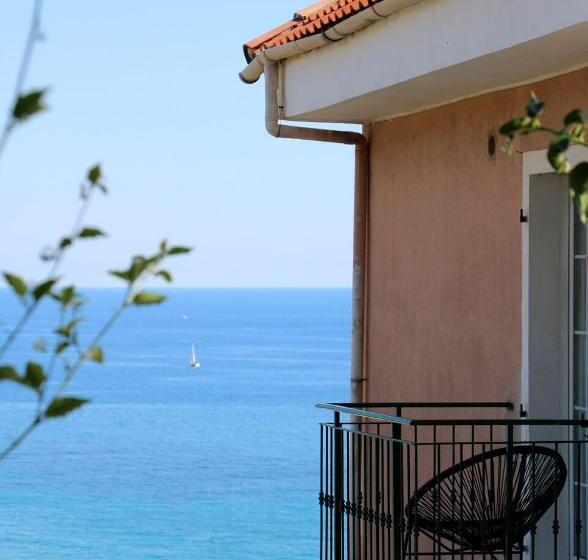 هتل Agriturismo Un Mare Di Fiori