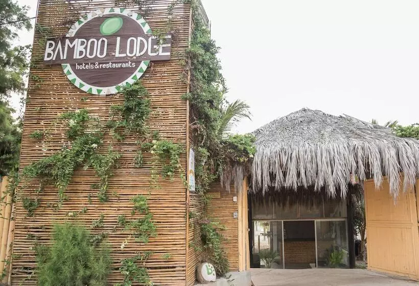 ホテル Bamboo Lodge Zorritos