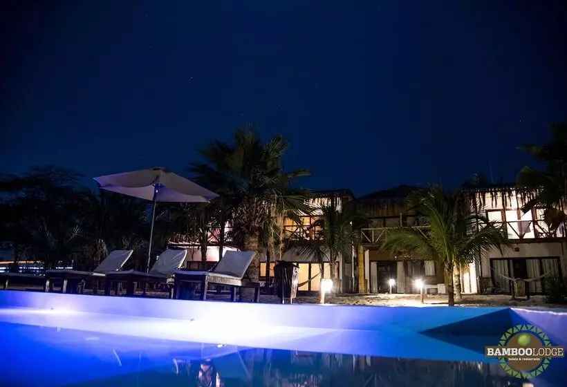 ホテル Bamboo Lodge Zorritos