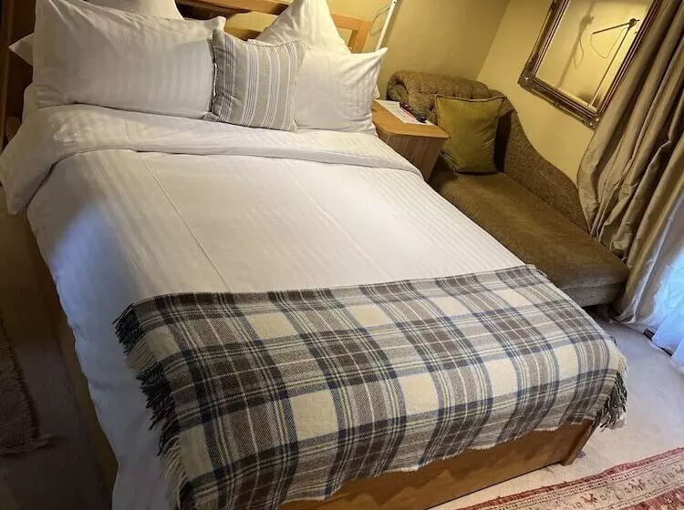Hotelli Heathrow Cottages B&b