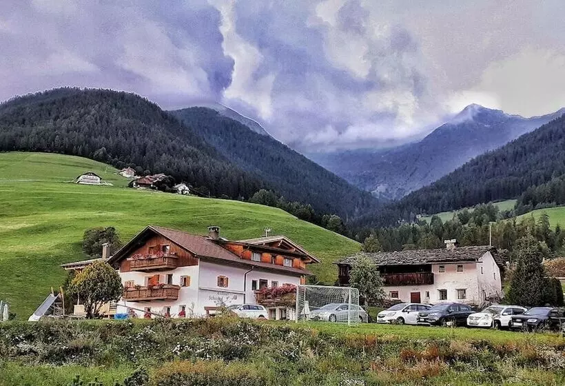 هتل Pension Aichner