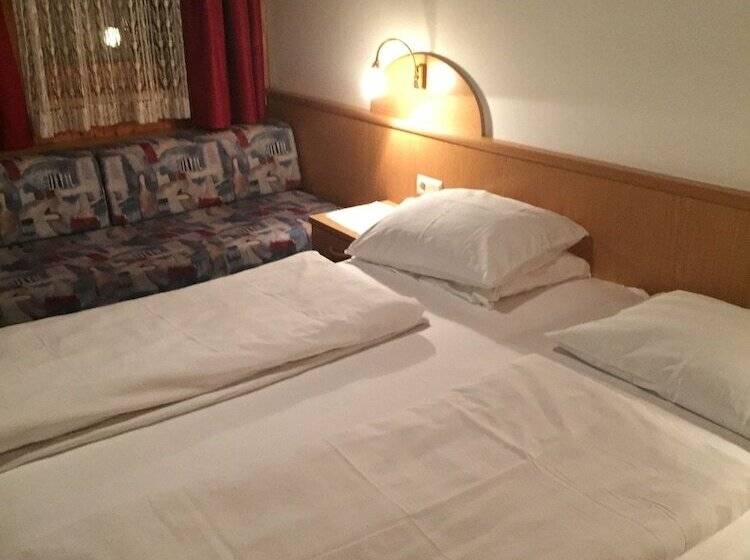 هتل Pension Aichner