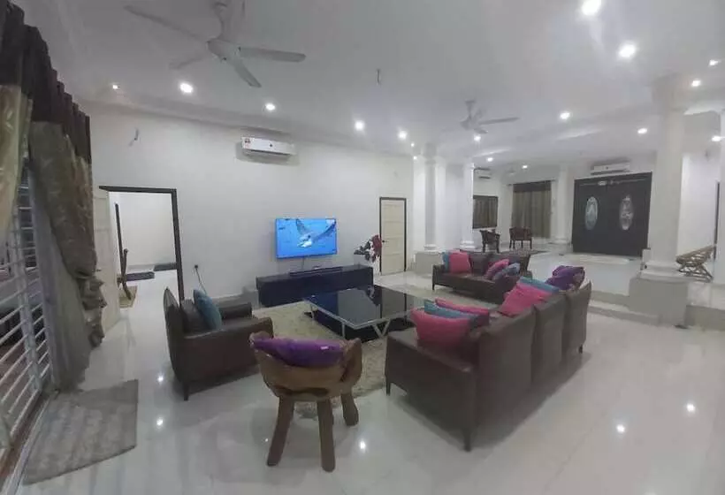 Hotelli Villa Solihin