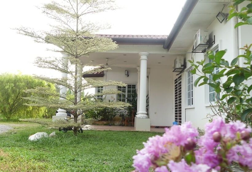 فندق Villa Solihin