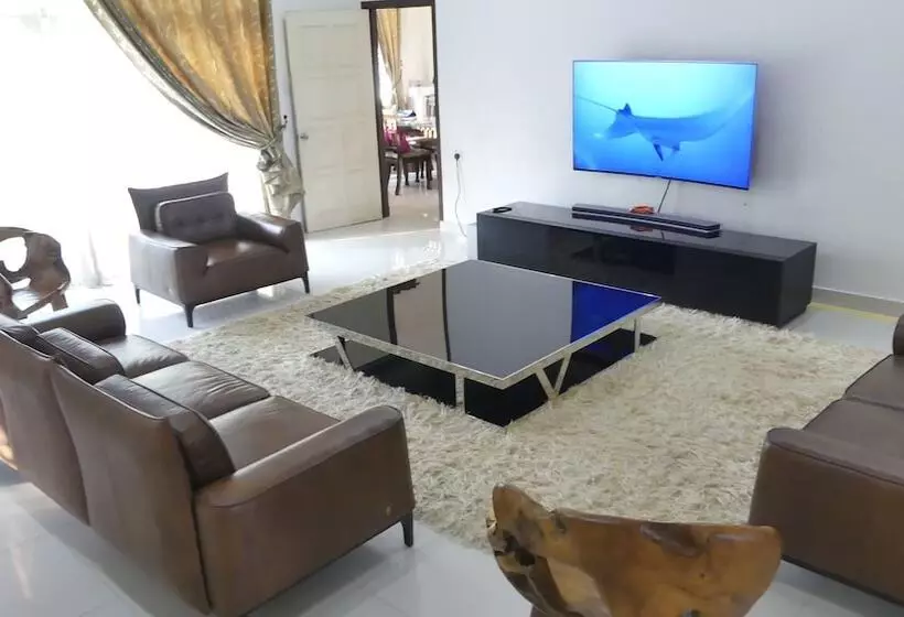 Hotelli Villa Solihin