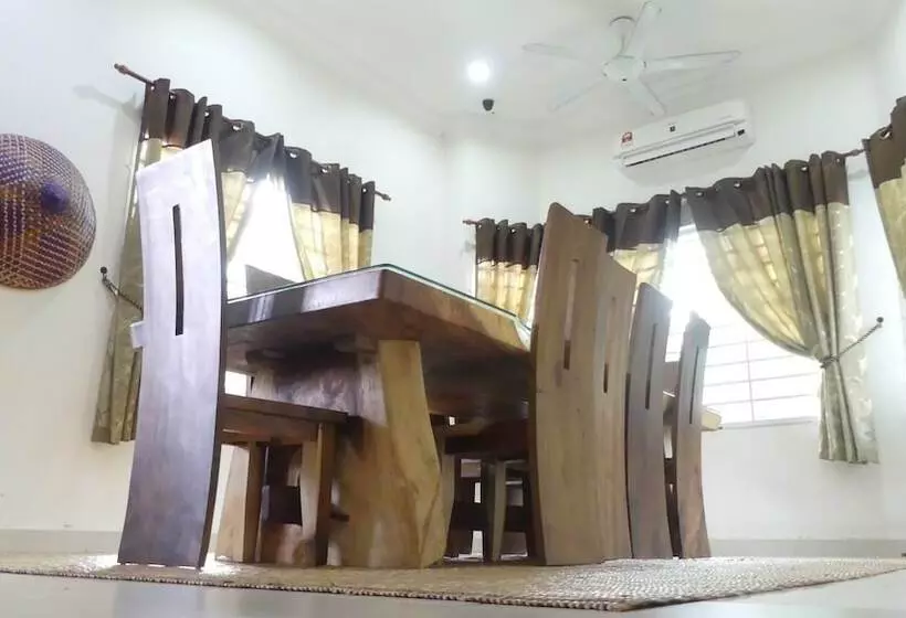 Hotelli Villa Solihin