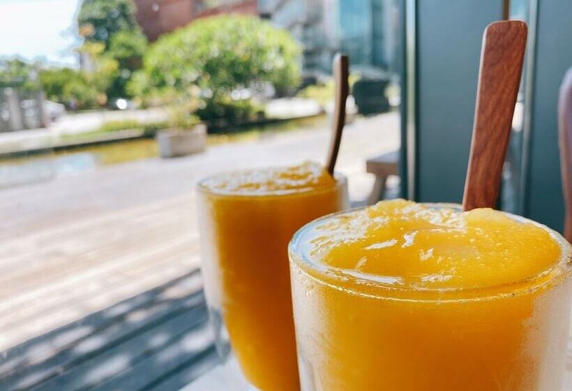 Vogue Boutique Motel