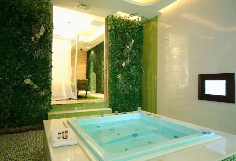 Vogue Boutique Motel