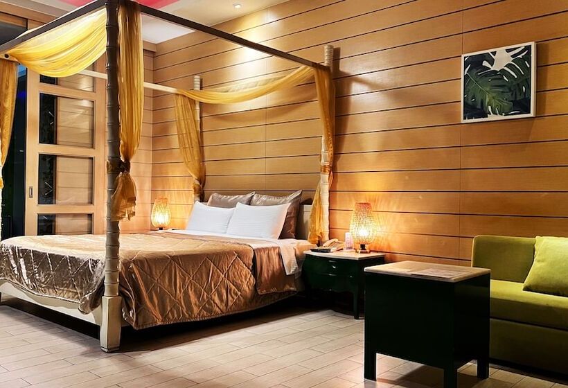 Vogue Boutique Motel