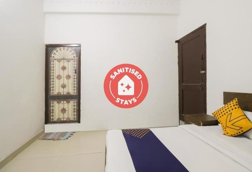 호텔 Spot On 78773  Sweet Rooms