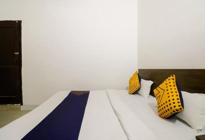 호텔 Spot On 78773  Sweet Rooms