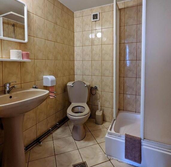 Пансион Gästehaus Honigberg Next To The Fortified Church Of Harman