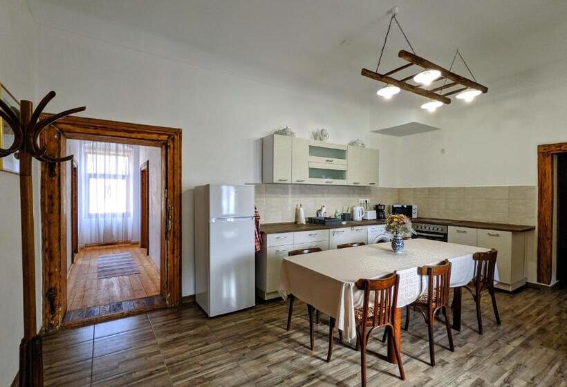 Пансион Gästehaus Honigberg Next To The Fortified Church Of Harman