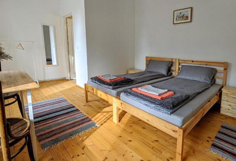 Пансион Gästehaus Honigberg Next To The Fortified Church Of Harman