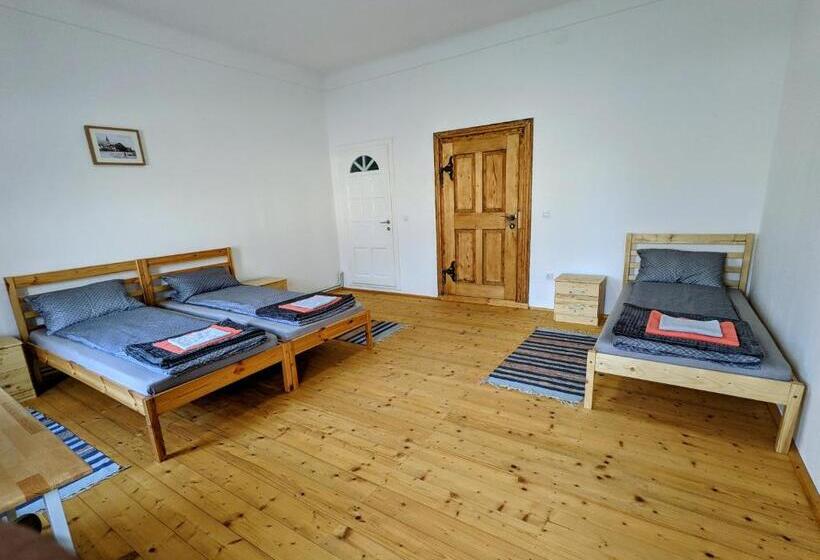 Пансион Gästehaus Honigberg Next To The Fortified Church Of Harman