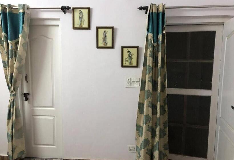 膳宿费 White House In Nainital