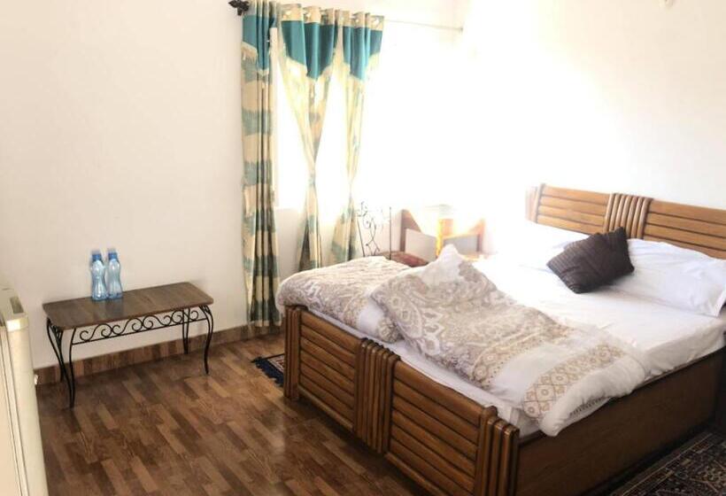 膳宿费 White House In Nainital