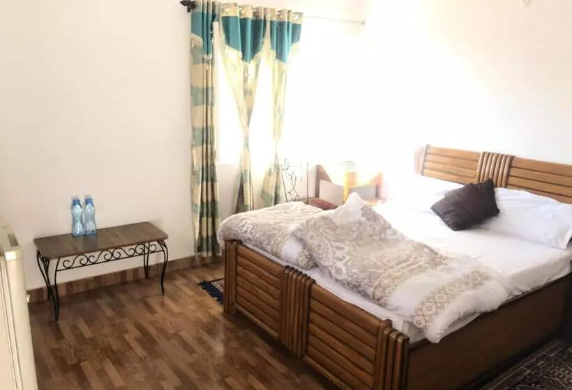 Majatalo White House In Nainital