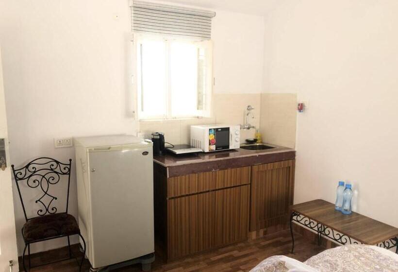 膳宿费 White House In Nainital