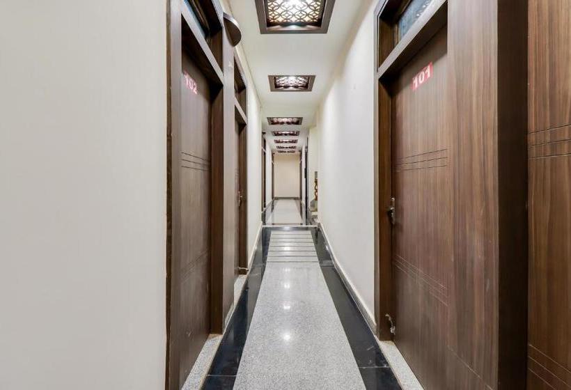 Capital O 78552 Hotel Crown Inn Suite