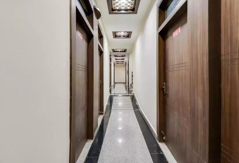 Capital O 78552 Hotel Crown Inn Suite