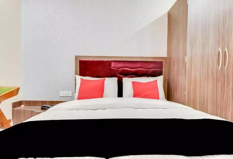 Capital O 78552 Hotel Crown Inn Suite