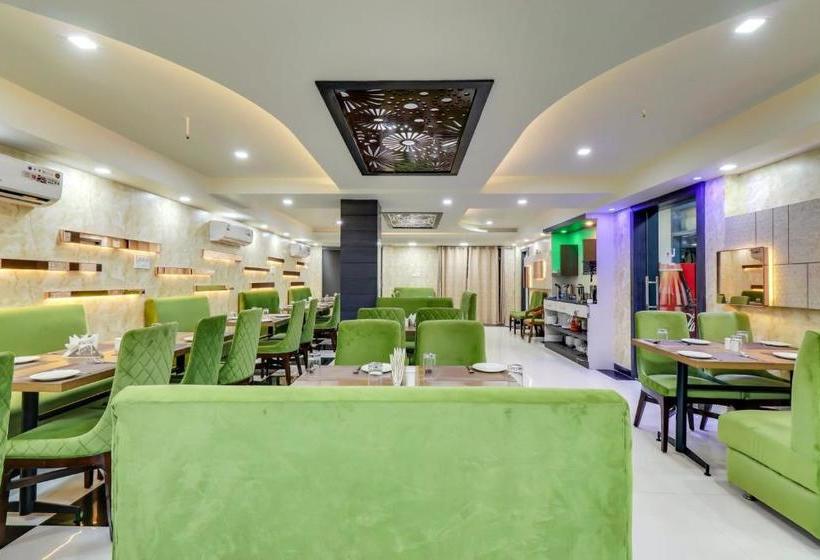 Capital O 78552 Hotel Crown Inn Suite