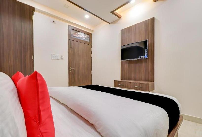 Capital O 78552 Hotel Crown Inn Suite